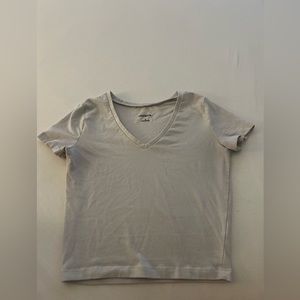 Cropped v neck white shirt